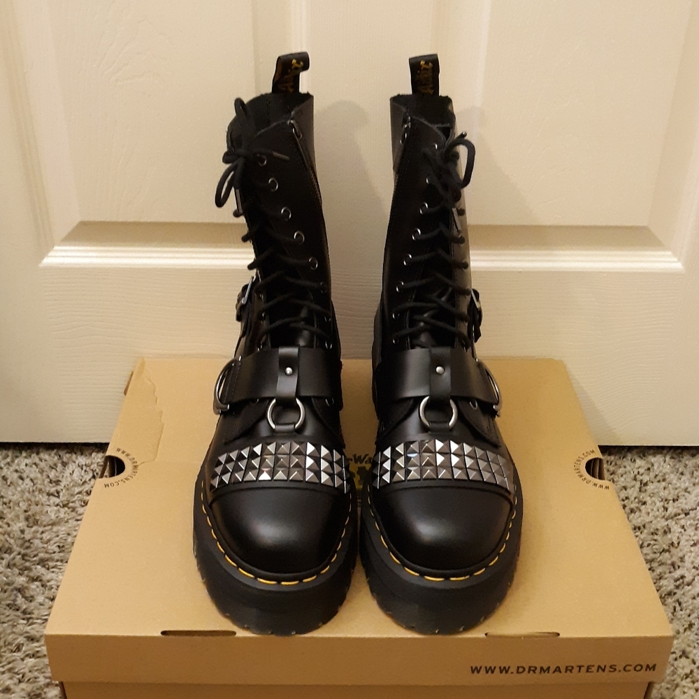 Dr. Martens Jadon Hi Stud size 10UK